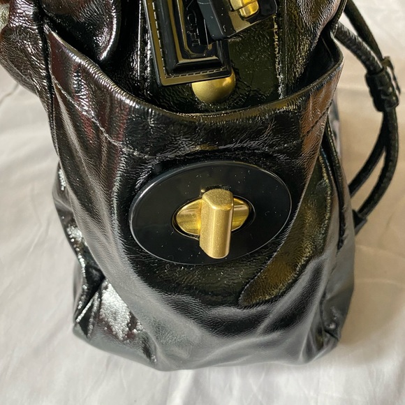 Like New Coach Black Resort Hobo Drawstring Bag in Patent Leather - Picture 11 of 11
